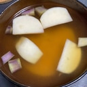 お酒とお醤油が隠し味のカブが染みたお味噌汁！